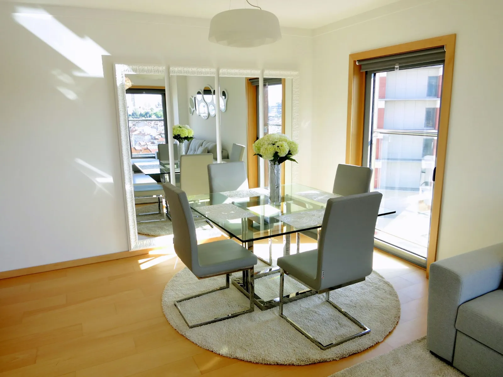 The dining table by the window over Parque das Nações