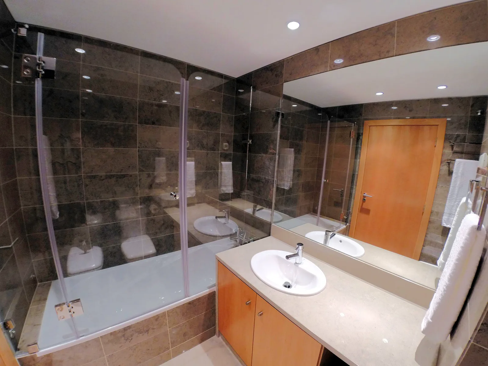 Bathroom of the Riverside apartment, Lisbon