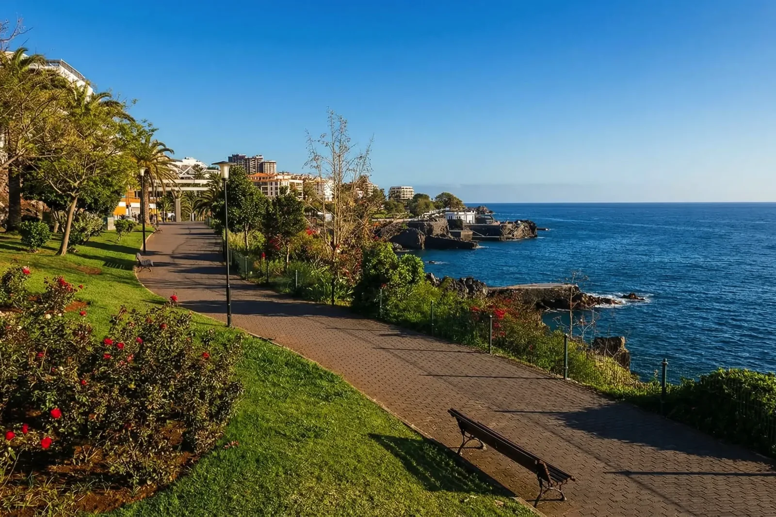 A garden path with lawns and sea views in the Lido quarter